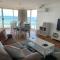 Pacific Regis Beachfront Holiday Apartments - Gold Coast
