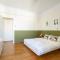 3 bdr Apt Incredible Acropolis View