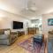 15 Lodge with Hood River Bridge View