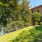 Cozy lake view apartment with pool and park! - Nesso