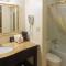 Quality Inn Richmond Hill - Savannah I-95