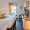 A7- 2 BDR Sea & Mountain View - AC, Parking, Pool & Terrace