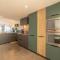 A7- 2 BDR Sea & Mountain View - AC, Parking, Pool & Terrace - Antibes
