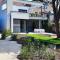 B&B Charles Cabour