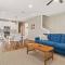 Cheerful 3BR close to downtown + double balcony
