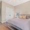 Cheerful 3BR close to downtown + double balcony