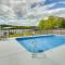 Stunning Lake Hamilton Getaway with Hot Tub!