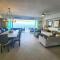 Amazing views, beachfront Grand Venetian Amazing views, beachfront Grand Venetian