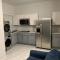 Luxury 1 Bedroom & Rooftop Pool unit #2