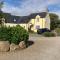 Cart-Tws Bach cosy three bedroom home near St Davids and Pembrokeshire coast path - Treffynnon 