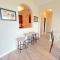 2Br 2Bath Condo Balcony 5min Conv Center 1496ft