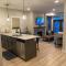 Cozy Modern Ski-in & Ski-out, Hot Tub, Townhouse