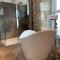 Modern studio apartment with stunning views!