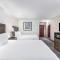 Ramada by Wyndham Hendersonville - هيندرسونفيل