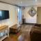 Middle Tree, ideal modern cottage