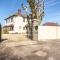 WILLOW RIDGE - a large country house with 3 rental rooms - Clutton