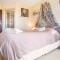 WILLOW RIDGE - a large country house with 3 rental rooms