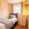 Saltbox Stays - 3 Bed with off-street parking, fast Wifi, sleeps 7, Central location - 阿什比德拉祖什