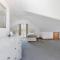 The Roost Group - 8-Bed Home - Hot Tub WiFi Parking