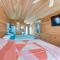 1 Mi to Ocean Colorful Freeport Beach Rental!