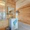 1 Mi to Ocean Colorful Freeport Beach Rental! - Фріпорт