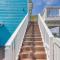 1 Mi to Ocean Colorful Freeport Beach Rental!