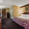 Red Roof Inn and Suites Newark - University