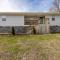 Pet-Friendly Digs with Fire Pit and Large Yard! - فايتيفيل