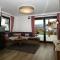 Chalet Alpenzauber mit beheiztem Pool, Inzell