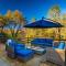 Sierra Vista Lookout Lodge with Creek, Waterfall and Waterholes, minutes from Bass Lake and Yosemite South Gate - North Fork