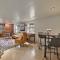 The Stanley Historic Home plus Cabin with Pool, BBQ - أوستن