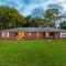 New! Peaceful & Relaxing 2BR Flat Top Location