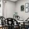 New! Peaceful & Relaxing 2BR Flat Top Location