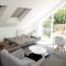 Walnut Flats-F3, 1-Bedroom with Stunning Garden View, AC, Parking, Netflix, WIFI - Close to Oxford, Bicester & Blenheim Palace