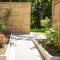 Walnut Flats-F3, 1-Bedroom with Stunning Garden View, AC, Parking, Netflix, WIFI - Close to Oxford, Bicester & Blenheim Palace