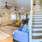 Pet Friendly Cottage Nestled in the Pines with Cozy Fire Pit only Minutes to BEACHES - Дофин-Айленд