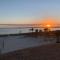 Pet Friendly Cottage Nestled in the Pines with Cozy Fire Pit only Minutes to BEACHES - Дофин-Айленд