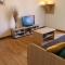 Appartement T2 avec Balcon, Parking et WiFi - Proche Thermes et Centre ville, 4 pers. - FR-1-313-222