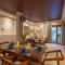 Residences By Tarika by VEO - Luxury 7BR villa in Chail with Bonfire