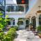 Life Boutique Hotel