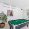 Villa Capri by StayVista - Featuring a swimming pool, mountain view and snooker table - 阿利鲍格