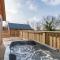 Kestrel Lodge 3 with Hot Tub - Newton Stewart