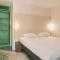 Greet Hotel Versailles - Voisins Le Bretonneux - Voisins-le-Bretonneux