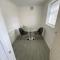 Gravesend 1 Bedroom Apartment 2 Min Walk to Station - longer stays available - Gravesend