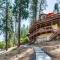 Dos Pinos Spacious Lakefront Cabin with Game Room - غروفلاند