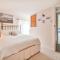 Holiday Home Dolphin Cottage by Interhome