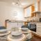 CITY CENTRE FLAT Ideal For Contractors, Families & Relocators - Disable People Welcome - Free Parking, Fast Wifi, Smart TV And 2 Bathrooms, 7min walk from Train Station!
