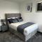 Two bed apartment with balcony Slough,Windsor,Legoland