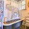 Walk to Dtwn Shops and Eats Sturgeon Bay Retreat