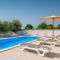 Family friendly apartments with a swimming pool Medulin - 20909 - Медулин